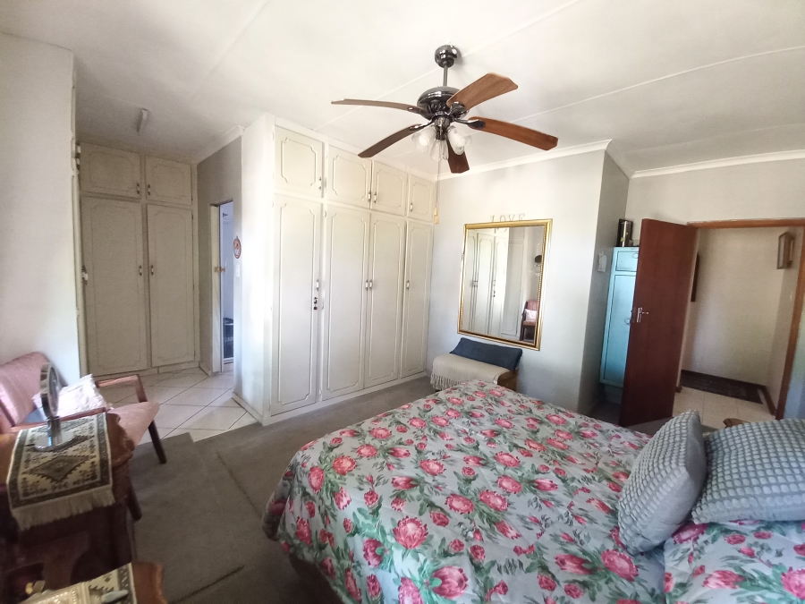 4 Bedroom Property for Sale in Safari Gardens North West